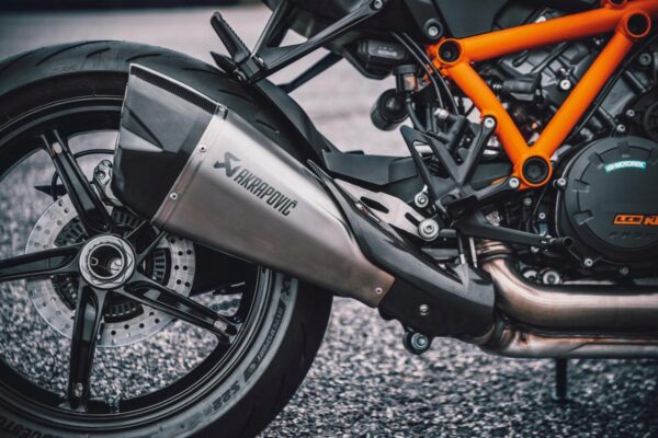 AKRAPOVIČ "SLIP-ON LINE" 1290 Super Duke R/EVO 2020-2023 - obrazek 2